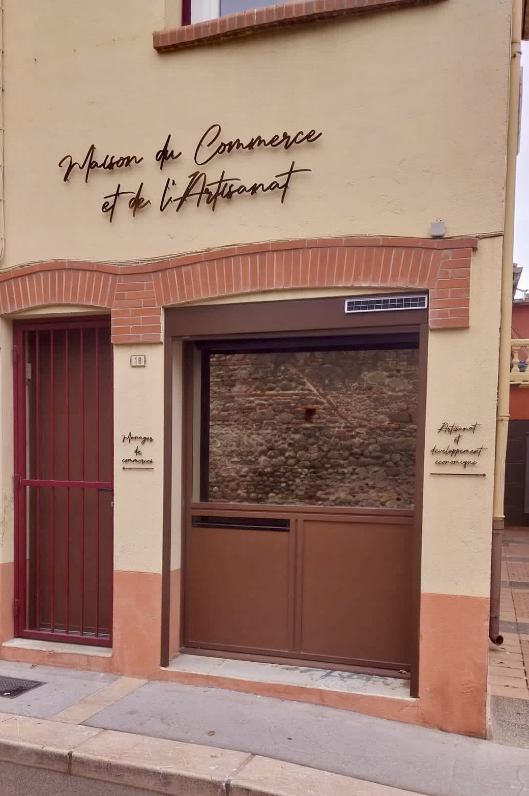 Maison du commerce et de l_artisanat